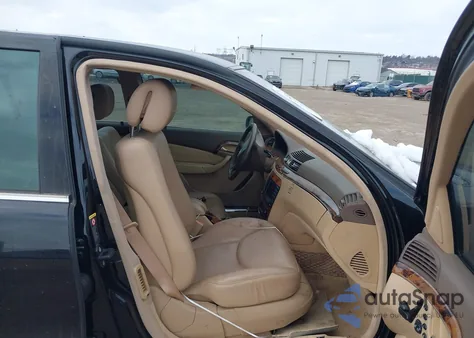 2003 Mercedes-Benz S 500 z USA, uszkodzony, nr VIN WDBNG84J03A336411